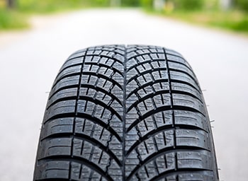 всесезонная резина R17